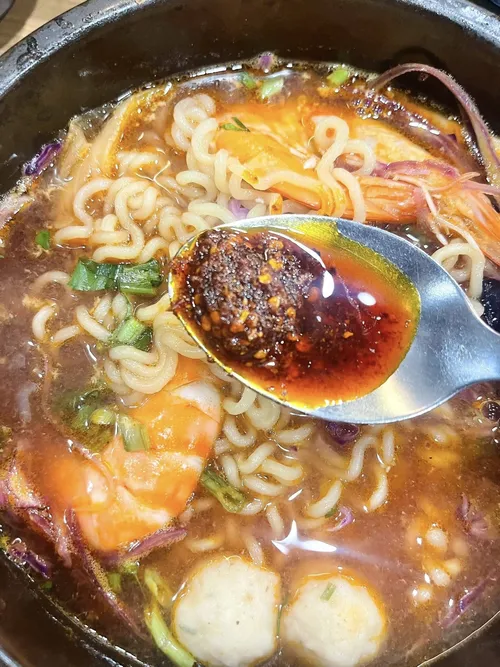 Review by Phan Nhàn